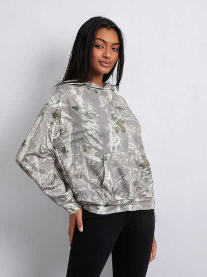 Women’s Oversized Camo Print Hoodie – Long Sleeve Baggy Streetwear Sweatshirt